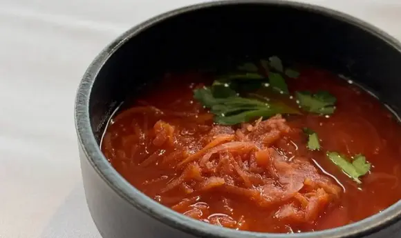 UKRNAFTA привезла українську кухню на АЗС